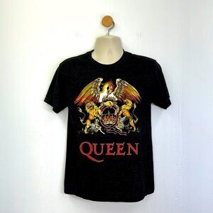 Queen - Dark Gray Classic Crest Queen Band Shirt Sleeve Shirt Size Medium